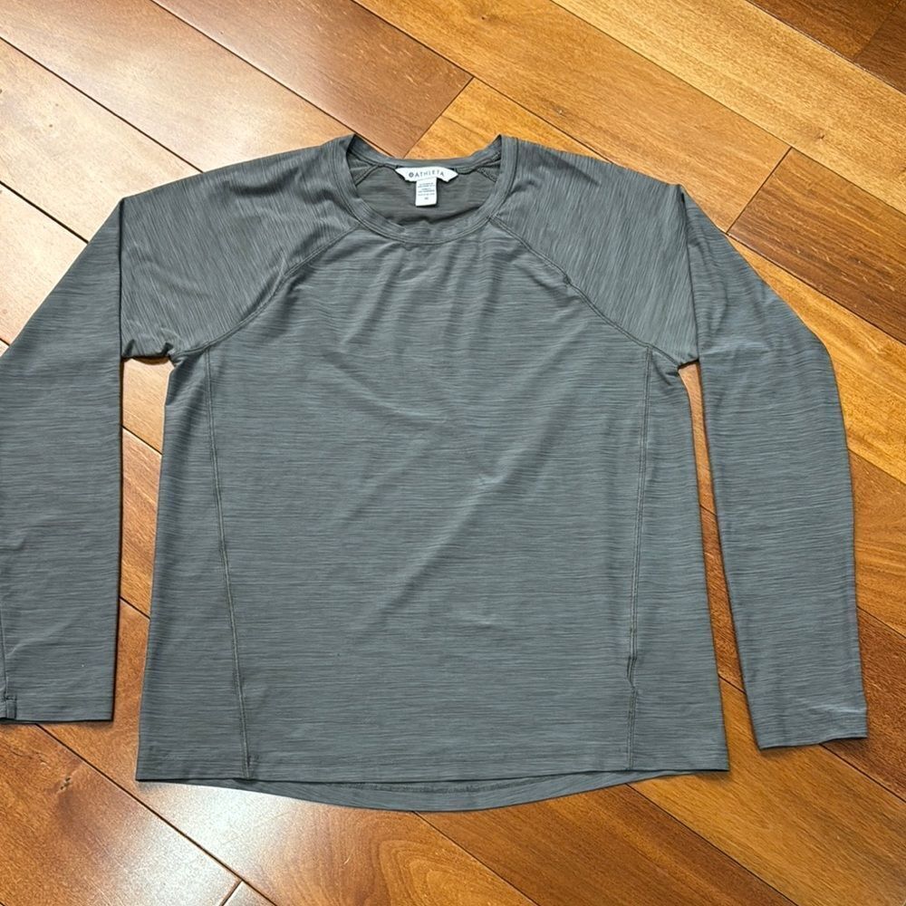 Athleta Womens Top Gray Lightweight‎ Long Sleeve Polyester Nylon Size M